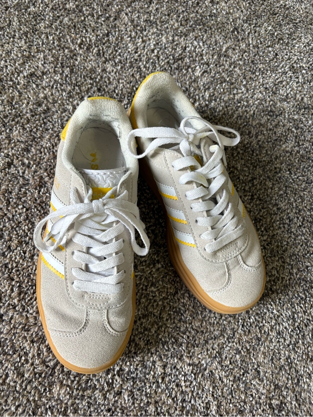 adidas Women Sneakers Beige with Yellow Stripes and Gum Sole